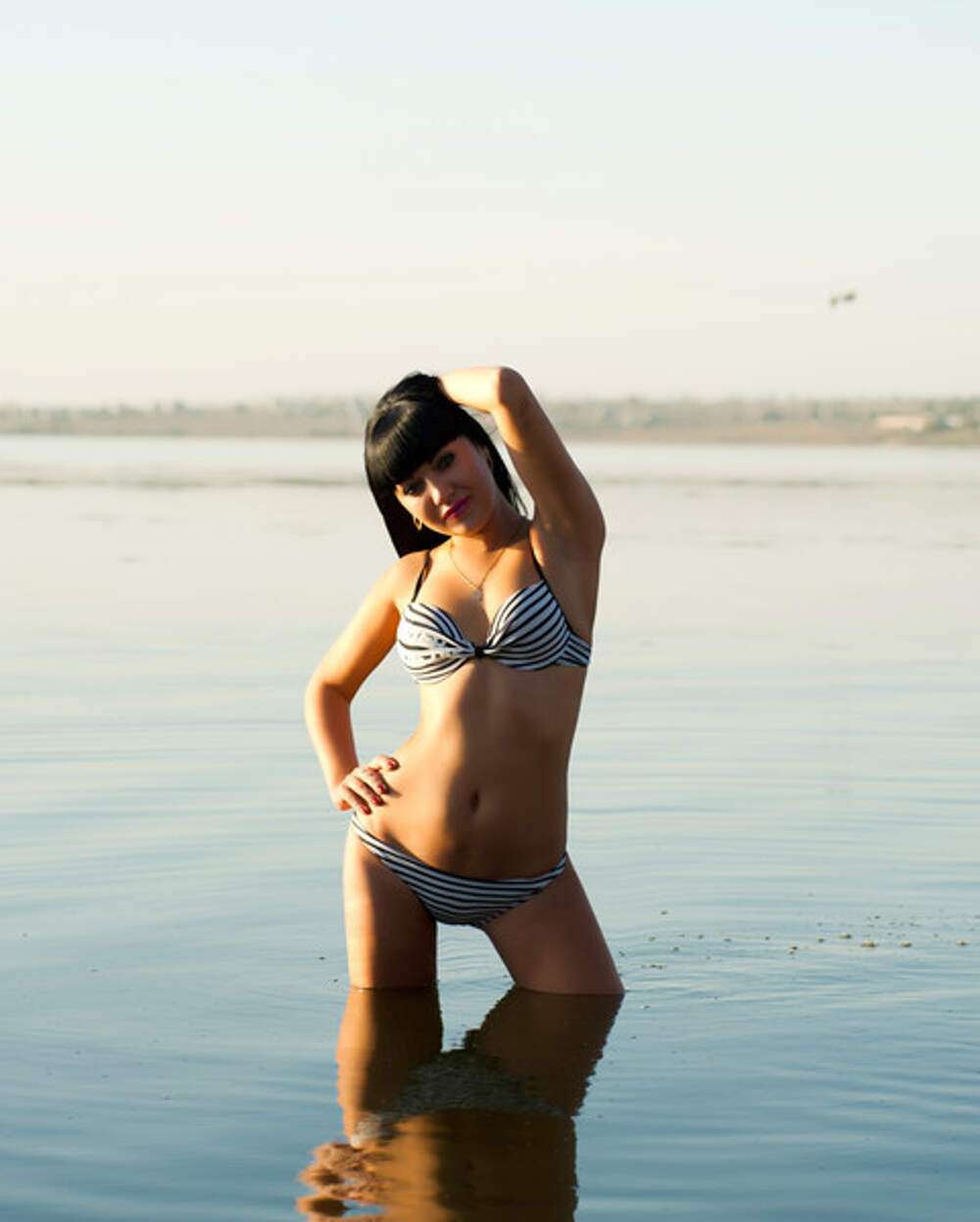 анна назарова актриса фото в купальнике