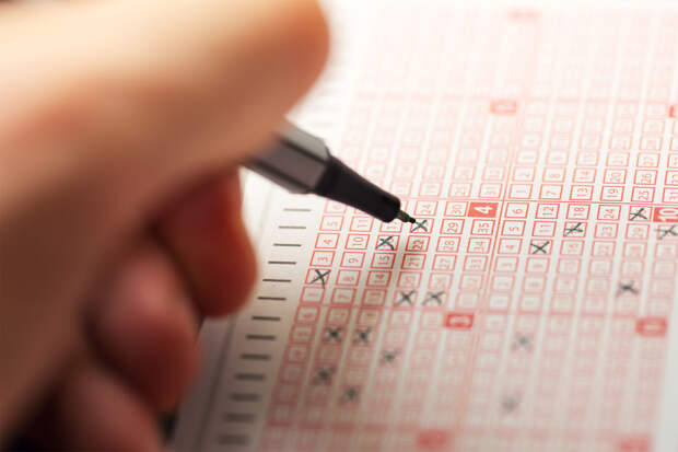 Упрямый мужчина выиграл 267 миллионов рублей после 22 лет неудач