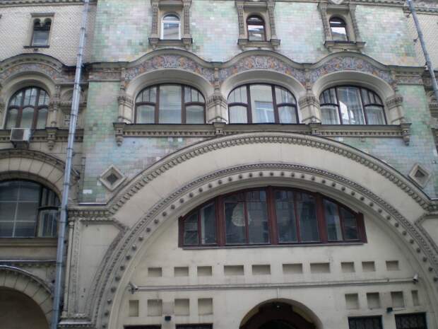 Фасад Саввинского подворья, Тверская ул., д.6, стр.6. Фасад Саввинского подворья, Тверская ул., д.6, стр.6.