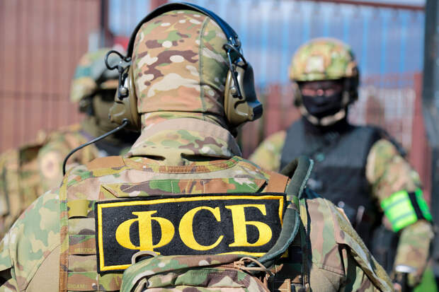 ФСБ: четверо работников оборонных предприятий Калуги задержаны за взятки