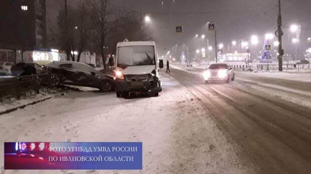 Молодой водитель без ОСАГО подбил маршрутку в Иваново