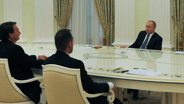 Президент РФ Владимир Путин и президент Бразилии Жаир Болсонару во время встречи в Кремле Президент РФ Владимир Путин и президент Бразилии Жаир Болсонару во время встречи в Кремле - РИА Новости, 1920, 16.02.2022