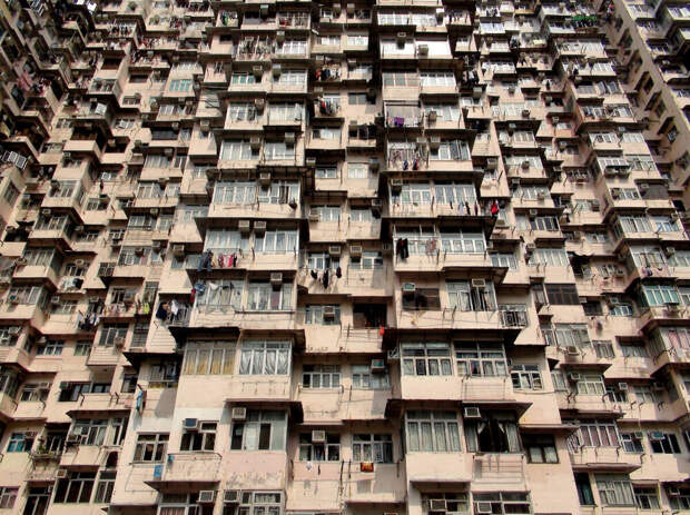 Дом-монстр в Гонконге. Как он выглядит без фотошопа?