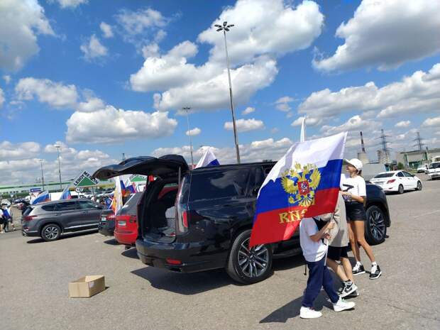 Участницы автопробега в День России не сдержали слез от гордости за страну