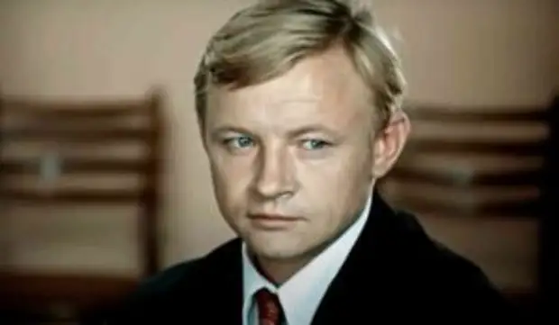 Мать наложила на себя руки, молодая пассия предала, а он умер в нищете: горькая судьба Михаила Кононова