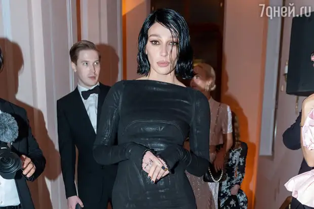 Популярность не спасает: 5 громких провалов Насти Ивлеевой