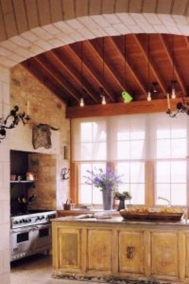 деревянный потолок на кухне1