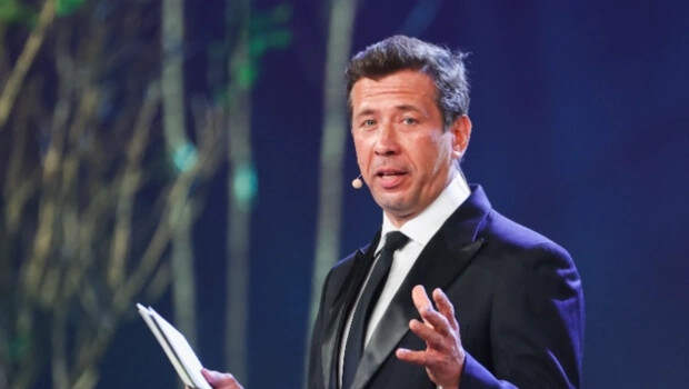 «Не цепляйся за тех, кто отвернулся»: 19 лет брака рухнули, и Андрей Мерзликин остался с четырьмя детьми