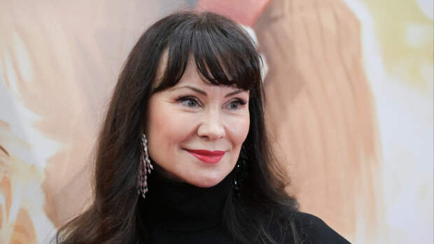 Спасенный с трассы: актриса Нонна Гришаева взяла собаку из приюта