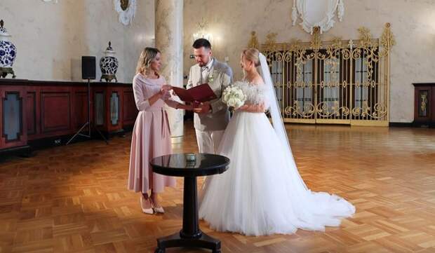 Свыше 650 пар поженились на необычных площадках Москвы с декабря 2025 года