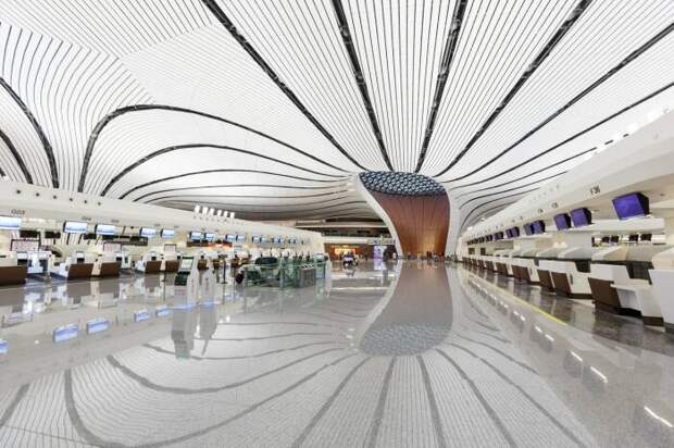 Терминал аэропорта поражает элегантным современным дизайном. /Фото: media.cntraveler.com