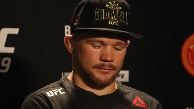 Ян подписал новый контракт с UFC