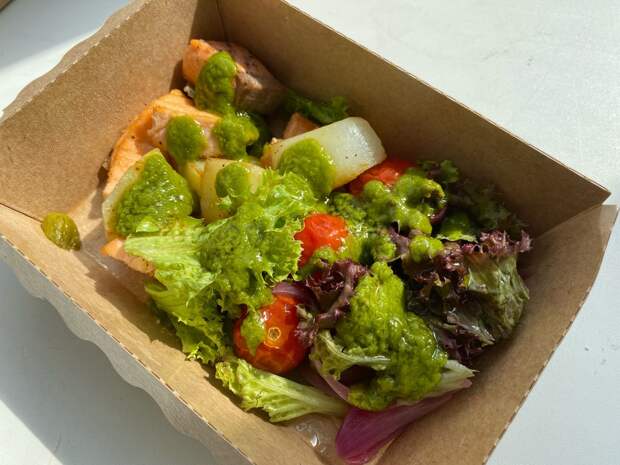 Поели за вас: кислая солянка и очень большая шаурма от паба "Биржа"