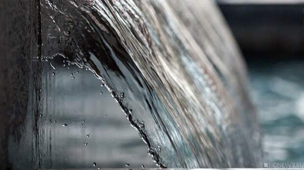 Крупная протечка воды произошла в парижском Лувре