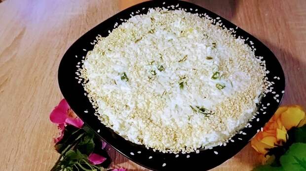Селедка под плавленым сыром: одна из любимых закусок по-новому рецепту