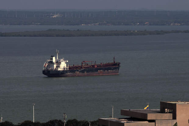 Стало известно о танкерах, проплывших у берегов Ирана