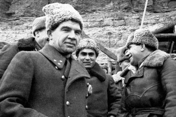 12 февраля – 120 лет со дня рождения создателя Гражданской обороны страны Маршала Советского Союза В.И.ЧУЙКОВА 12 февраля – 120 лет со дня рождения создателя Гражданской обороны страны Маршала Советского Союза В.И.ЧУЙКОВА