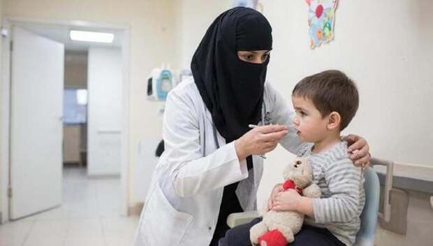 «Детская больница превращается в кишлак»: никаб в белом халате