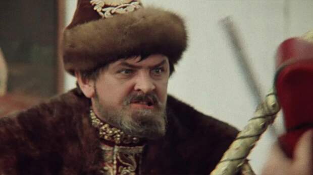 Пятый канал перечислил забавные киноляпы в советских фильмах, которые легко пропустить