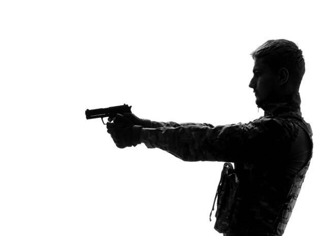 В Челябинске полицейские открыли стрельбу по беглецам-преступникам