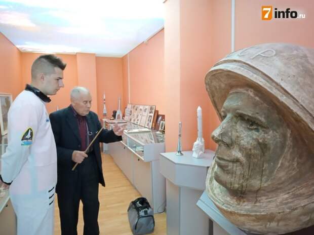 В музее рязанской школы №16 представлены уникальные космические экспонаты