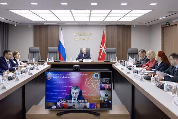 Замглавы Тульской области провёл заседание о выплате зарплат и нелегальной занятости