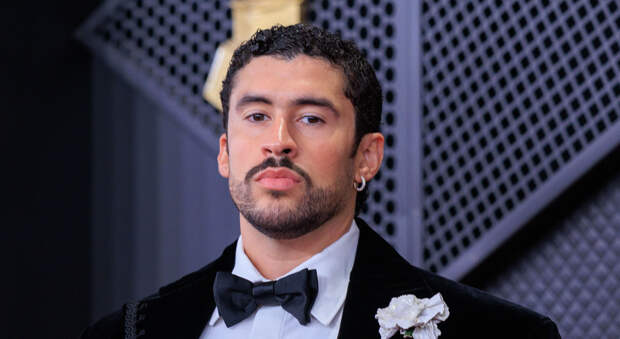 CDEK: россияне стали чаще заказывать одежду Zara после концерта Bad Bunny