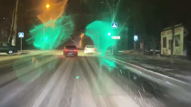 Зима ушла, но решила вернуться: в Донецке на дорогах снова гололедица и моросит снегодождь