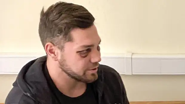 Адвокат избитого в метро Москвы пассажира рассказал о его состоянии