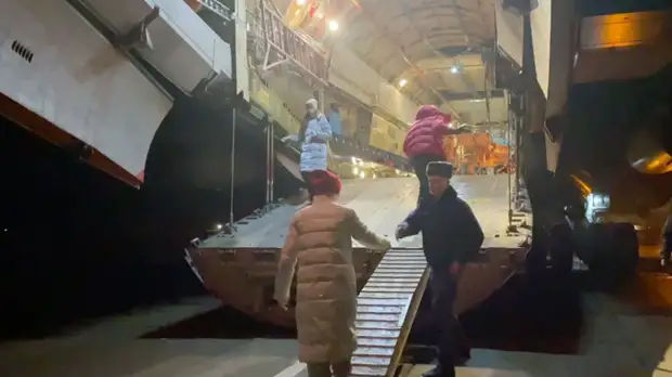 Самолёты ВКС вывезли из Казахстана в Россию 1461 россиянина