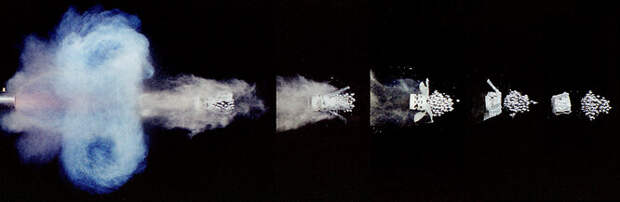 Серия кадров 1/1,000,000 секунд, показывающих выстрел из короткоствольного дробовика