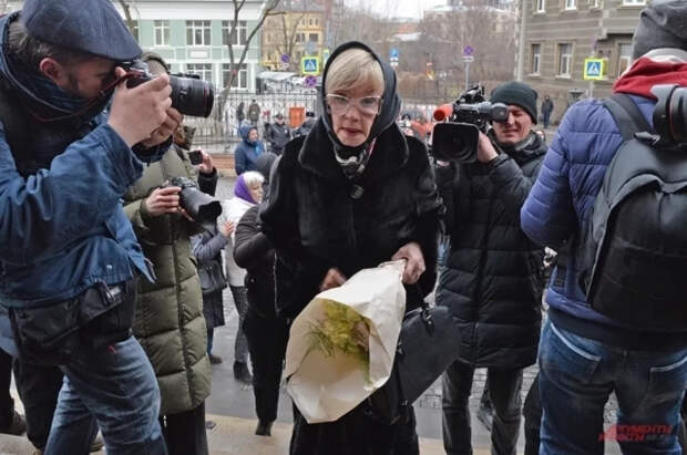 Кондрахин: к смерти Алентовой мог привести стресс на похоронах Лобоцкого