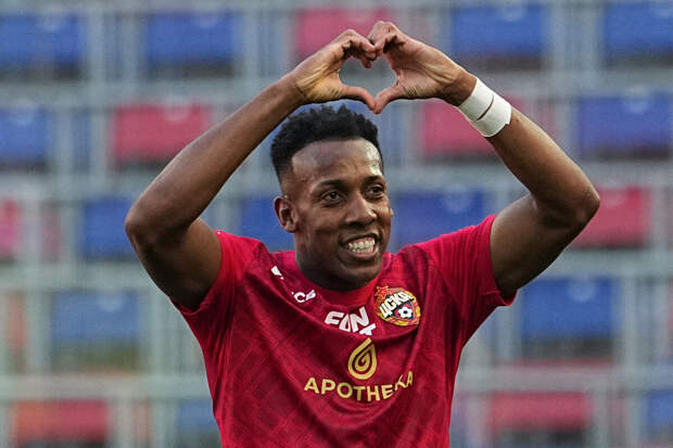 Защитник ЦСКА Мойзес отстранен от тренировок после ссоры с Челестини