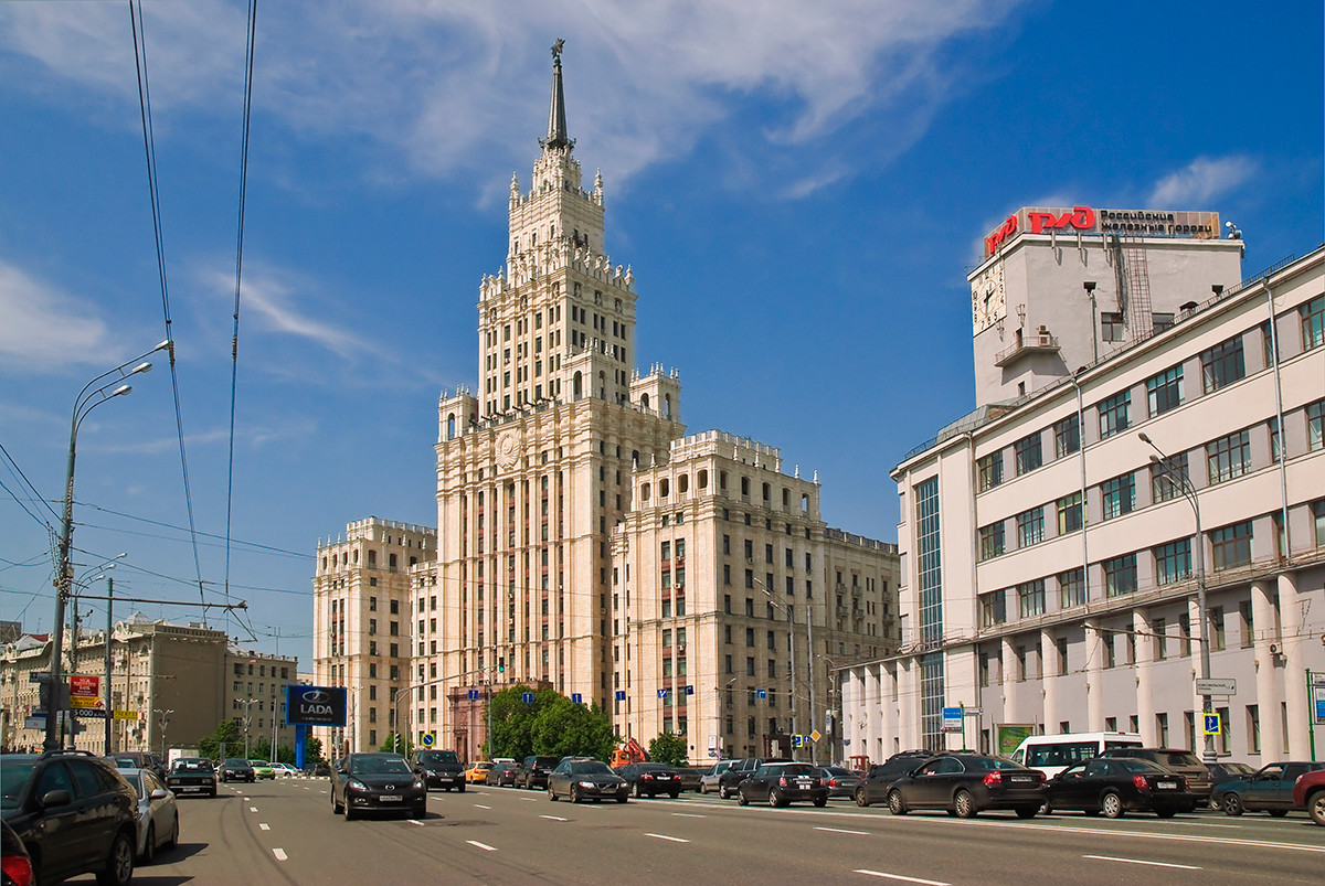 Как в СССР двигали дома