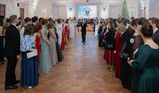 Лучших студентов Петербурга приглашают на традиционный новогодний бал