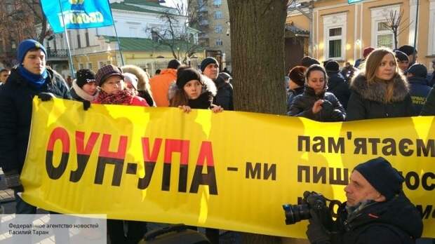 Русский город - благодатная почва для Нацдружин, или Блаженное время для нацистов и политических гамадрил: как и почему Харьков остался украинским 
