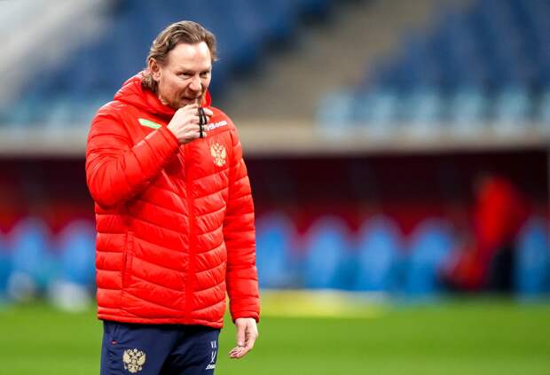 Быстров обвинил Карпина в неуважении к болельщикам сборной России