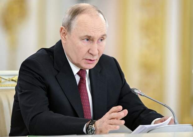 Путин провел заседание комиссии по военно-техническому сотрудничеству