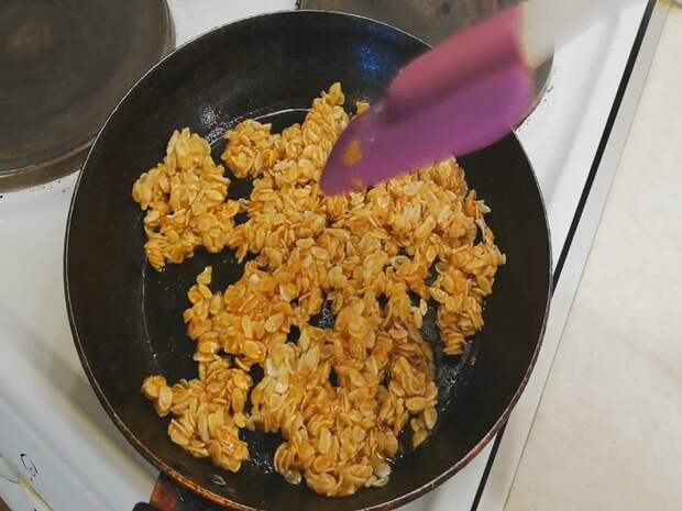 Козинак из взорванных рисовых хлопьев Козинаки, Еда, Рецепт, Десерт, Вкусно и быстро, Кулинария, Карамель, Сладости, Видео, Длиннопост
