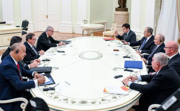 Песков раскрыл детали переговоров Путина с главой МИД Кубы