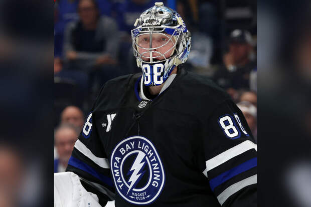 Василевский и Шестеркин попали в топ-5 претендентов на "Везину" по версии НХЛ