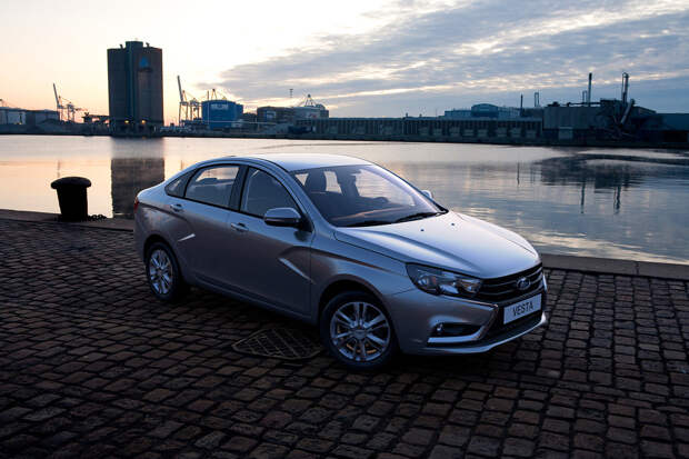 Стало известно, какие LADA Vesta покупают россияне