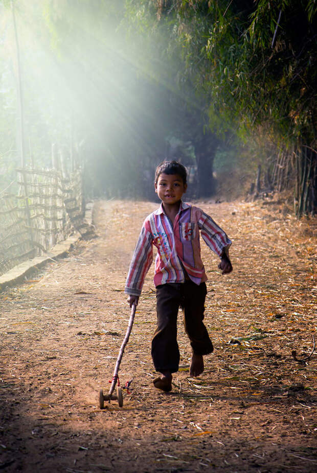 30 волшебных фотографий играющих детей из разных стран Мира детство, фото