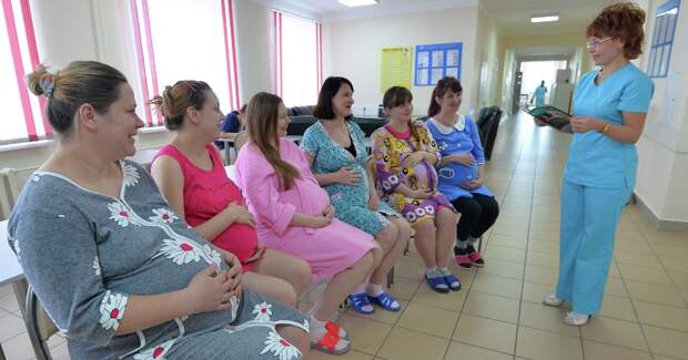 В России предложили переводить беременных на удаленку