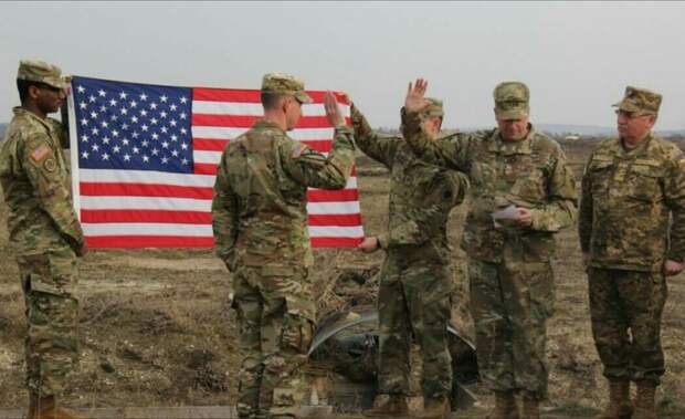 Все привыкли к американским флагам и американским военным на Украине.