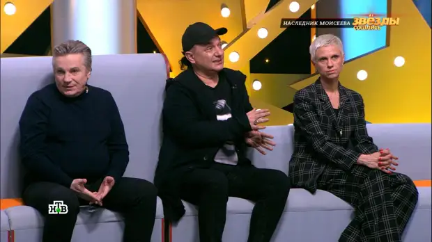 «Сидит и хохочет»: Борис Моисеев развлекается дома с помощью тревожной кнопки