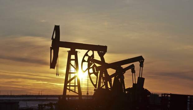 Нефть начнут продавать за рубли? Экономист назвал примерные сроки