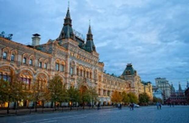 В Москве на Красной площади торжественно открыты Верхние торговые ряды (сегодня - ГУМ)