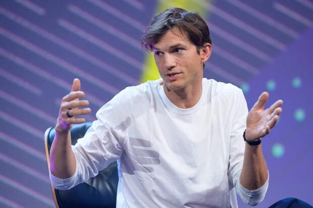 Модный дом Gucci уволил Эштона Кутчера из-за лишнего веса