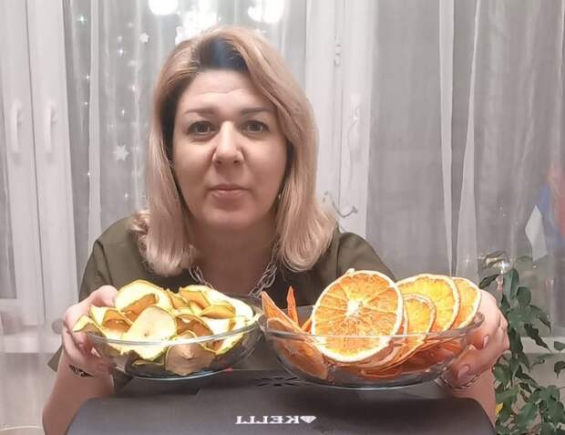 Волонтёр Юлия Конюхова. Фото: Жанна Старокорова